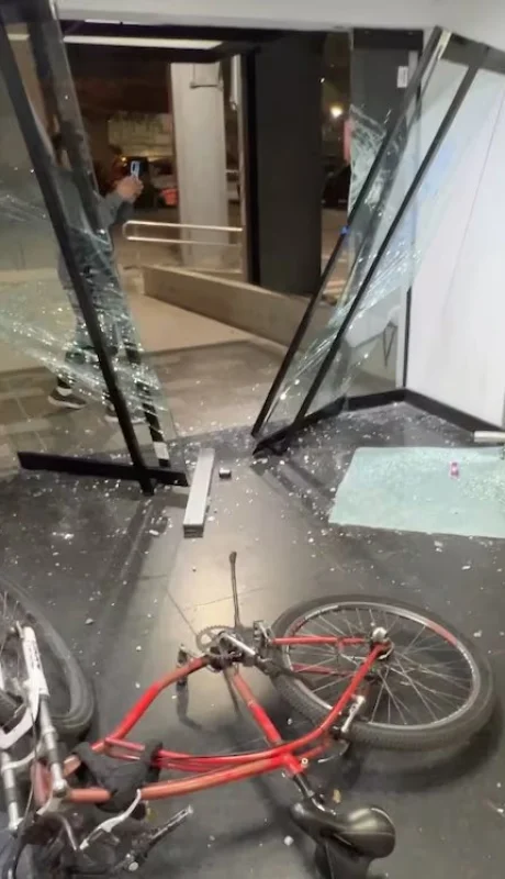 Destrozos en ARTEAR.