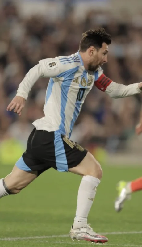 Messi volvió a ser titular en la Selección.