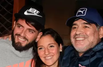 Jana Maradona apoyó a Cristina con una contundente foto con su papá