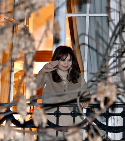 Cristina en el domicilio donde permanecerá recluída