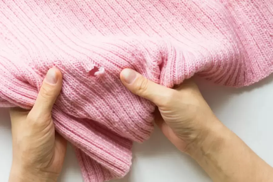 Un sueter con un agujero puede tener solución