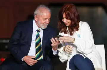 Cristina Kirchner pidió autorización para que Lula la visite en su departamento