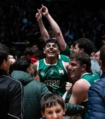 Ferro quedó match point y el viernes puede cerrar la serie.