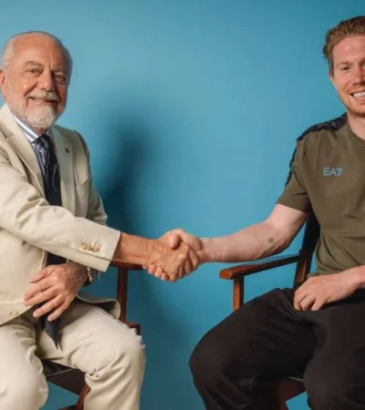 De Bruyne llegó a Napoli.