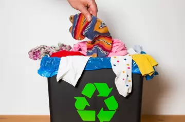 Chau al hilo y la aguja: trucos para convertir en objetos útiles aquellas prendas que no se usan