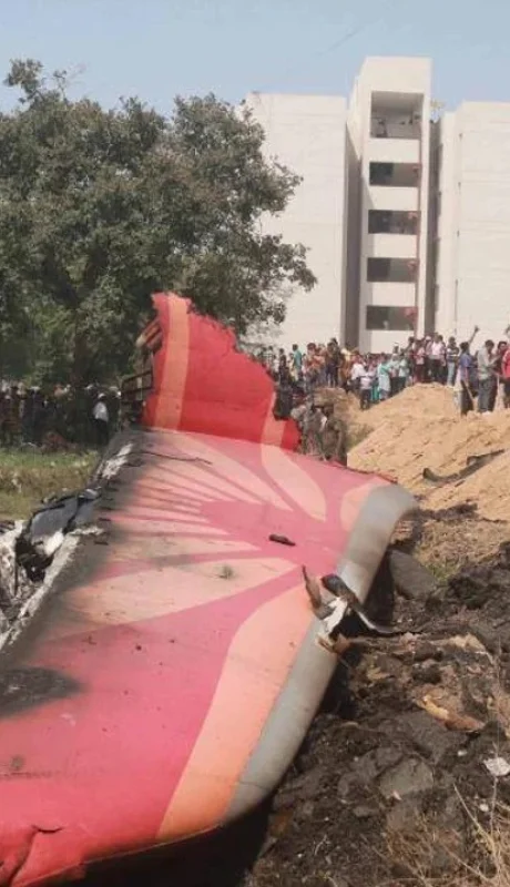 Al menos 290 personas murieron por el accidente aéreo según informaron desde el Hospital Civil de Ahmedabad.