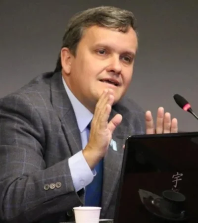 El economista Aldo Abram fue entrevistado en el programa Sin Verso. (Foto: archivo web)