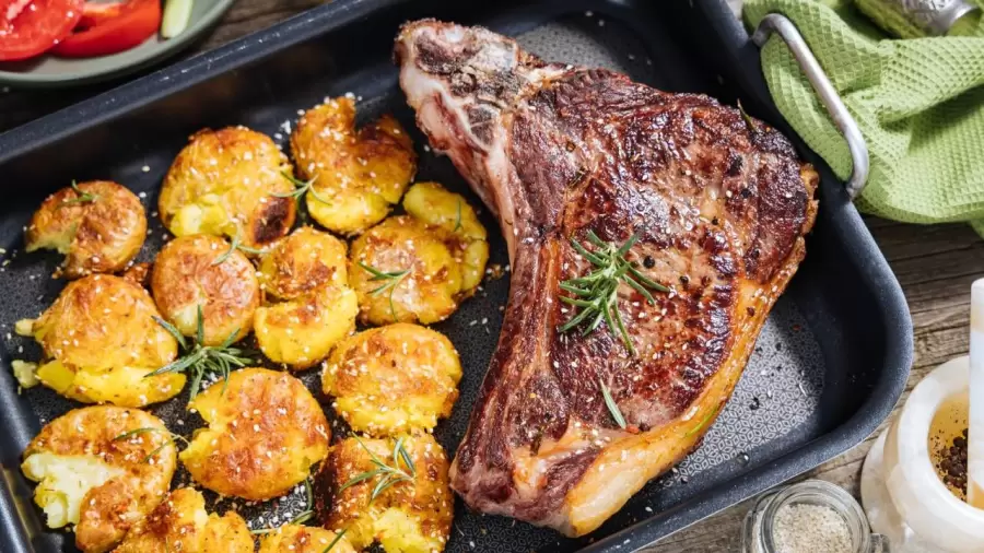 Papas y carnes rojas, ausentes en el plato saludable. (Foto: web)