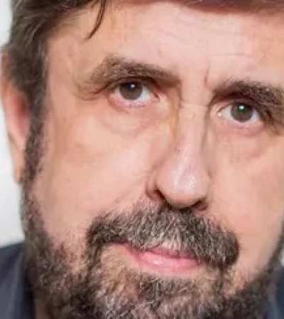 El gran Alejandro Apo