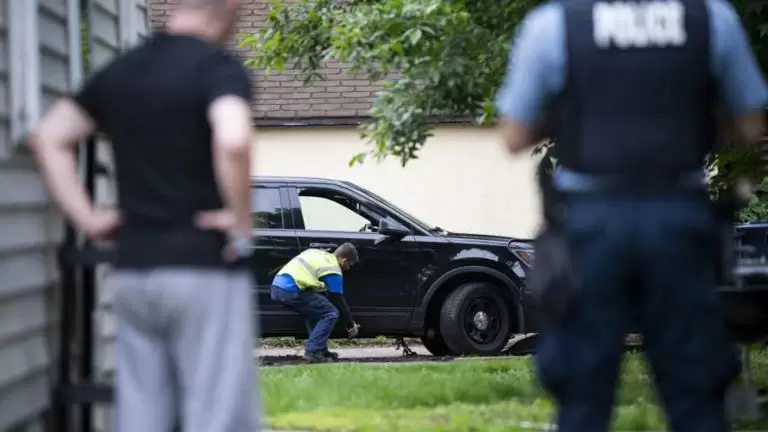 Las autoridades incautaron el vehículo que estaba siendo utilizado por el sospechoso.