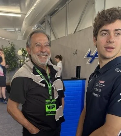 Guillermo Francella estuvo en el paddock de Alpine y tuvo una amena charla con el piloto argentino/ Fuente: X
