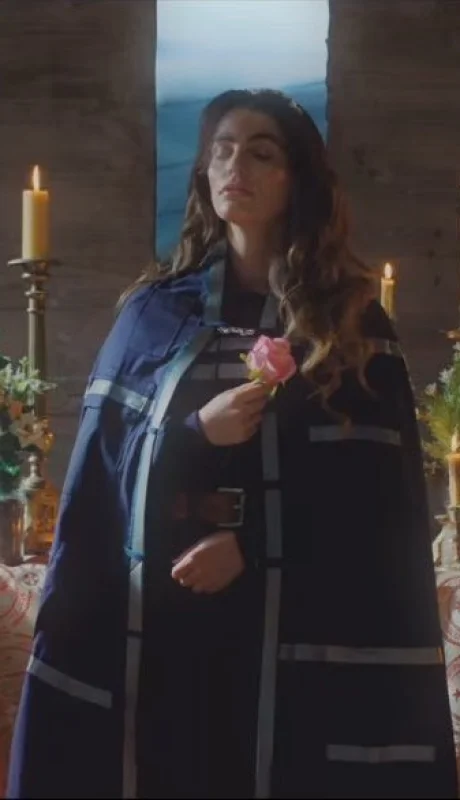 Lux Pascal en Miss carbón.