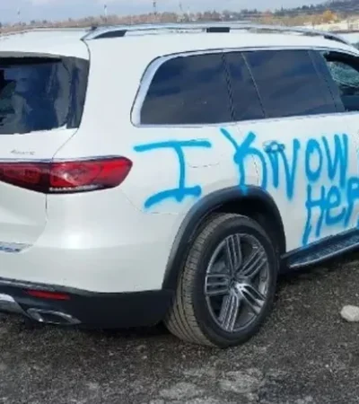 "Sé que estás con ella": el Mercedes-Benz GLS que terminó en subasta tras una infidelidad.