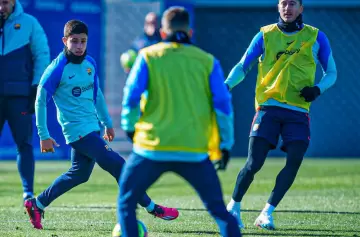 Se fue al Barcelona con 18 años, pasó por las juveniles de Italia y fue ofrecido a Godoy Cruz