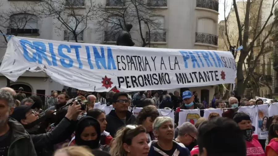 "La Cámara de Casación Penal tiene que decidir cómo le va a comunicar el fallo a la expresidenta" (R. Starke)