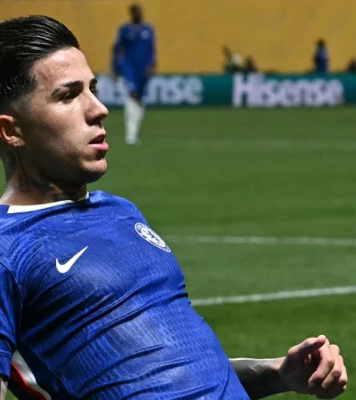 Enzo Fernández celebra su gol.