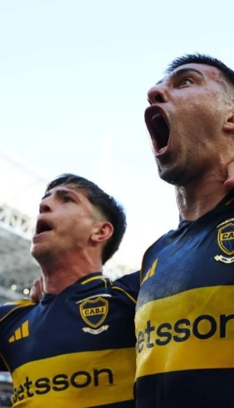 Battaglia, autor de 2-0 parcial de Boca, que finalizó en 2-2.