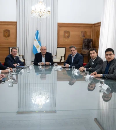 Gobernadores de todo el país se reunieron con Francos y exigieron recursos para infraestructura y viviendas.