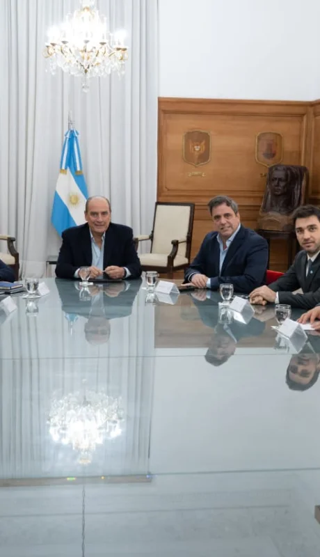 Gobernadores de todo el país se reunieron con Francos y exigieron recursos para infraestructura y viviendas.
