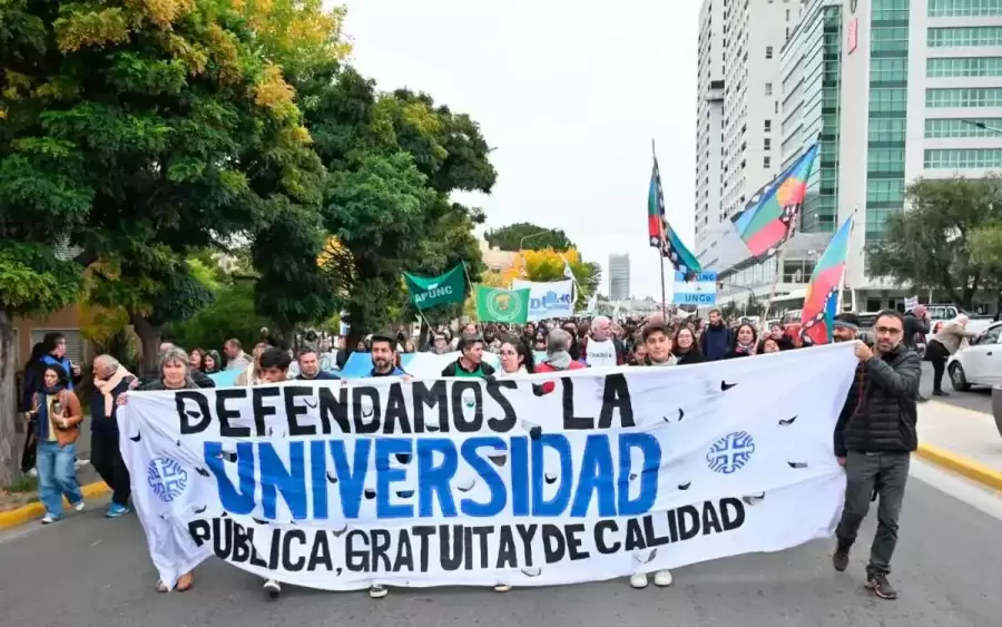 Reclaman un presupuesto universitario