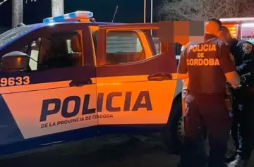Un hombre acorralado por la Policía después de robar un auto, tomó una terrible decisión