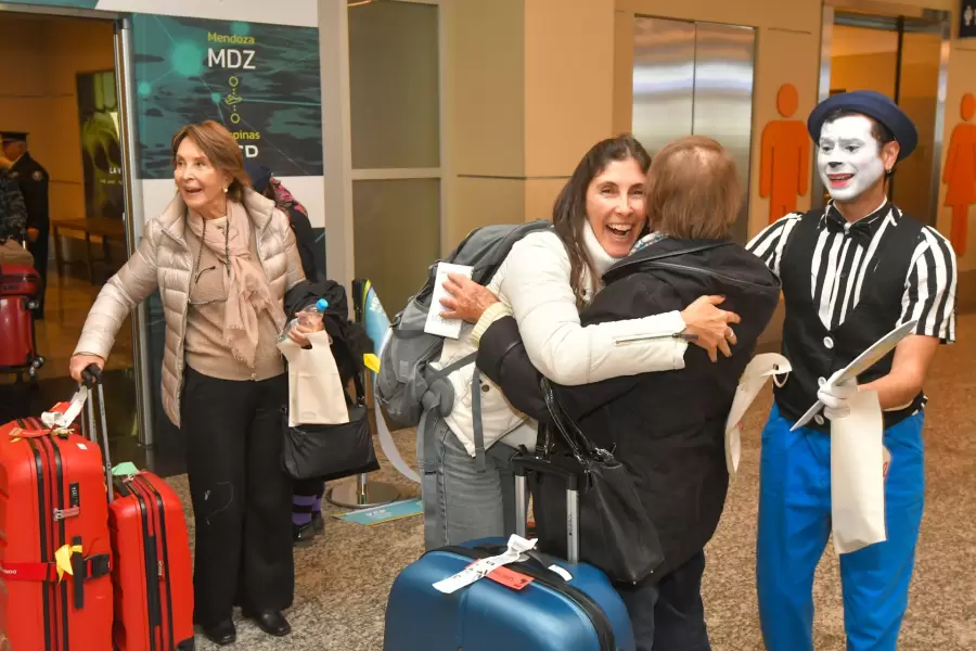 La aerolínea Azul inauguró la ruta inédita entre Campinas y Mendoza. (Foto: Prensa de Gobierno de Mendoza)