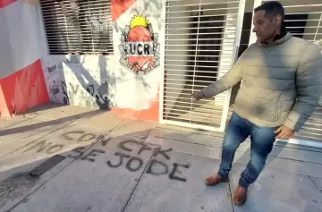 Ataques en Mendoza: pintadas contra la UCR por el caso Cristina Kirchner