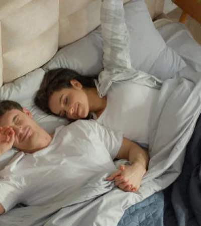 Beneficios de dormir en pareja.