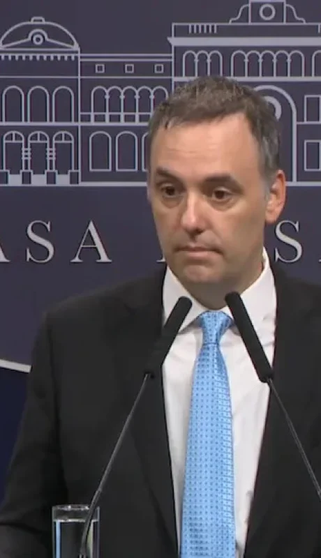 Manuel Adorni en la conferencia de prensa. (Foto: web)