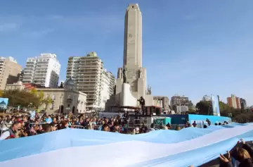 Milei pega el faltazo al tradicional acto por el Día de la Bandera en Rosario