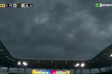 Salzburgo venció a Pachuca tras la reanudación del partido