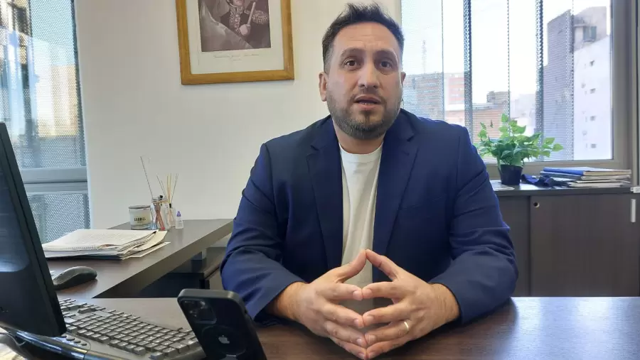 Senador Marcos Quattrini (CCARI - LAUM).