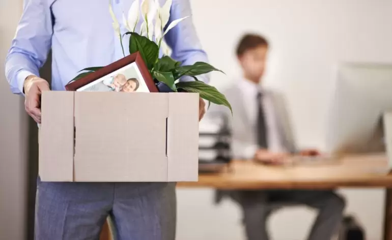 Enfrentar un despido puede ser una experiencia estresante y desafiante.