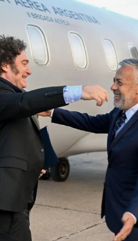 Javier Milei junto a Alfredo Cornejo.