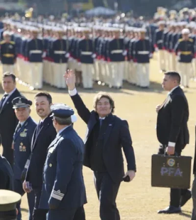 Javier Milei en el acto del campo de polo junto a Luis Petri
