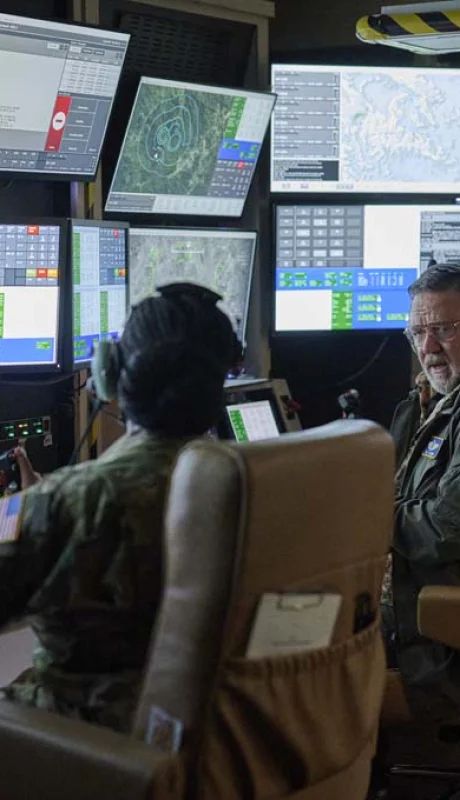 Una operación encubierta de Fuerzas Especiales en el sur de Filipinas se convierte en una brutal batalla de supervivencia.