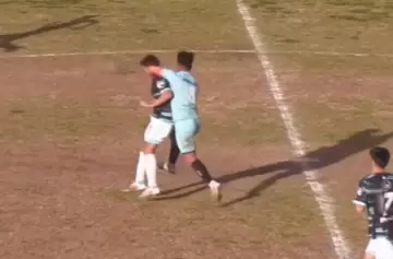 La descalificadora trompada de un jugador de Ciudad Bolivar a uno de Gutiérrez