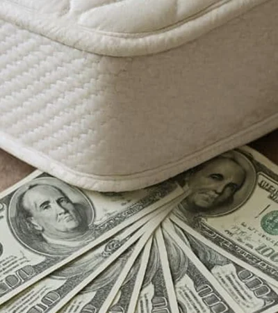 "Hay pocos dólares de los argentinos, aunque el Gobierno se siga quejando de que se ha gastado mucho en compras internacionales" (A. P. Zuban)