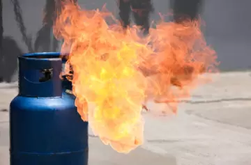 Incendio en Guaymallén por una garrafa encendida: se salvó de milagro