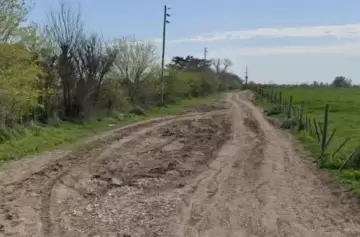 Enigma en el caso de un hombre que fue encontrado sin vida en un descampado
