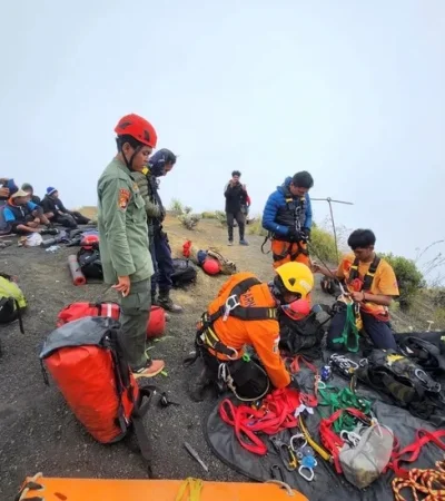 Una turista brasilera murió luego de estar tres días atrapada en un volcán en Indonesia/ Fuente: X