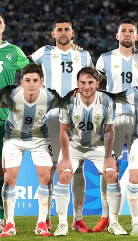 Tagliafico y Almada tendrán que buscarse club.