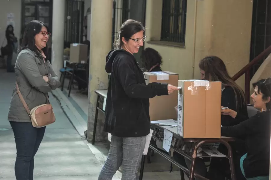 Mendocinas votando