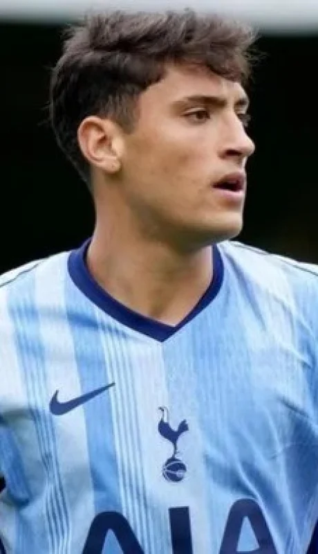 Alejo Véliz se sumaría a Racing