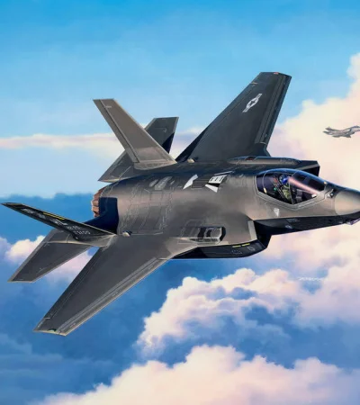 Londres alza la bandera de la no proliferación nuclear, pero se está modernizando con cazas y submarinos con capacidad nuclear de última generación.