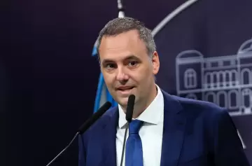 El Gobierno eliminó el feriado por el Día del Empleado Público: el motivo de la medida