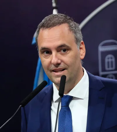 El 27 de junio se conmemora en Argentina el Día del Empleado Público.