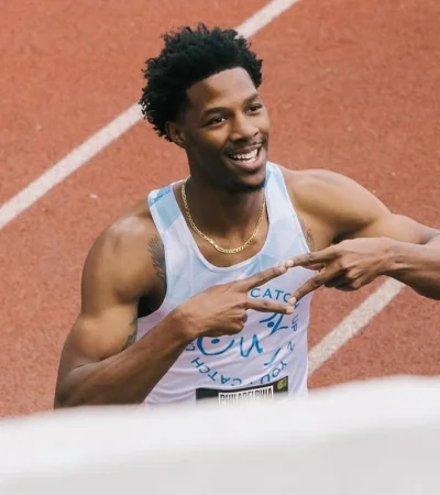 Chris Robinson cruzó la meta en primer lugar.