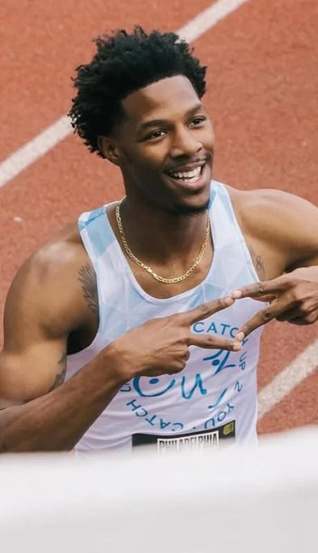 Chris Robinson cruzó la meta en primer lugar.