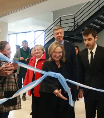 Inauguración co la presencia del gobernador Ignacio Torres